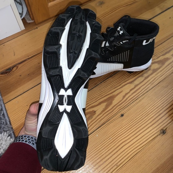 Under Armour football cleats - Picture 3 of 4